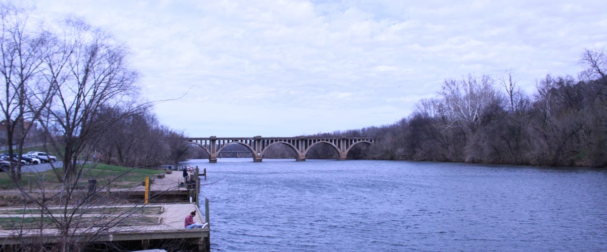 Picture of the Rappahannock River viewed from the docks