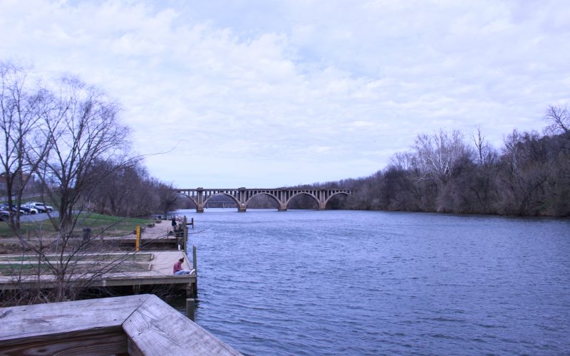 Picture of the Rappahannock River viewed from the docks